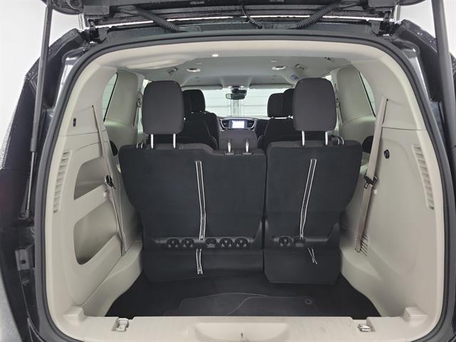 2024 Chrysler Voyager