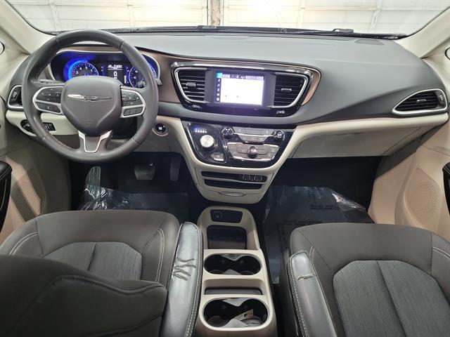 2024 Chrysler Voyager