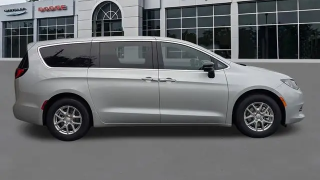 2026 Chrysler Voyager LX