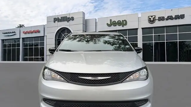 2026 Chrysler Voyager LX
