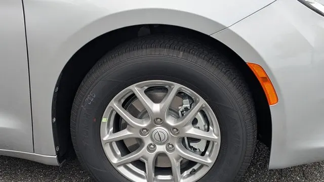 2026 Chrysler Voyager LX