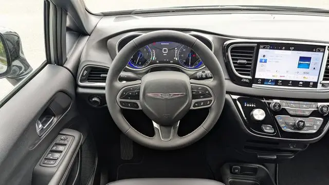 2026 Chrysler Voyager LX