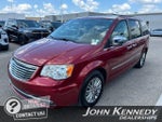 2016 Town and Country Thumbnail 1