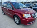 2016 Town and Country Thumbnail 4