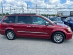 2016 Town and Country Thumbnail 5