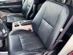 2016 Town and Country Thumbnail 10