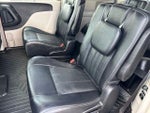 2016 Town and Country Thumbnail 27