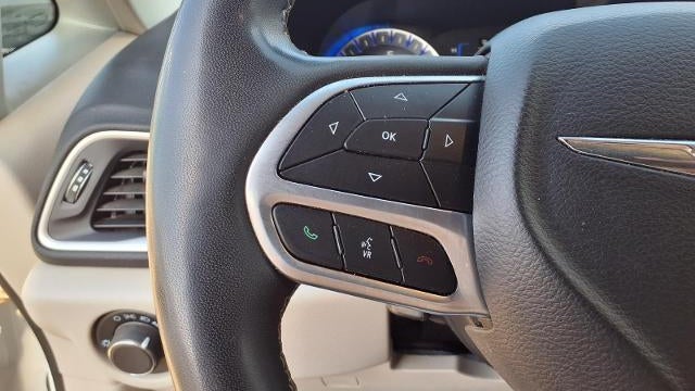 2022 Chrysler Voyager LX