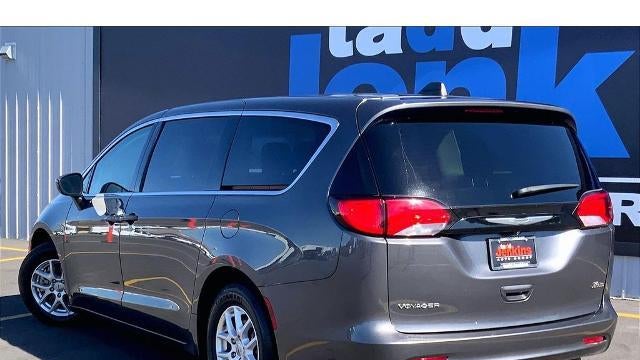 2022 Chrysler Voyager LX