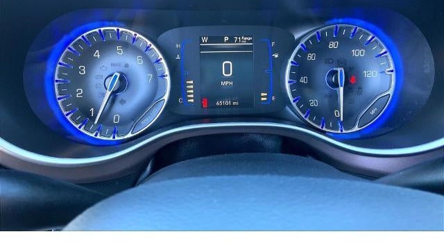 2022 Chrysler Voyager LX