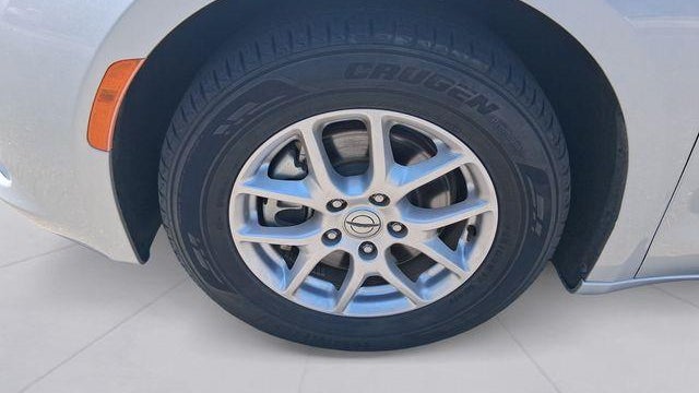 2023 Chrysler Voyager LX