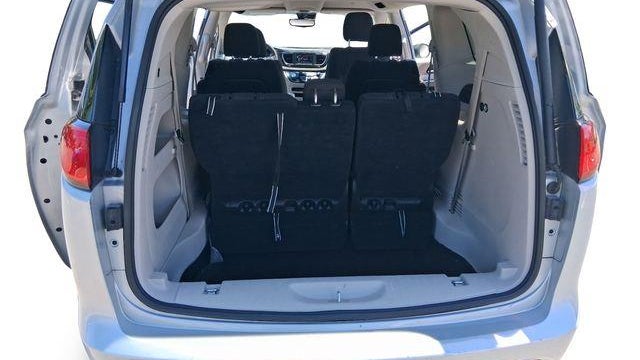 2023 Chrysler Voyager LX