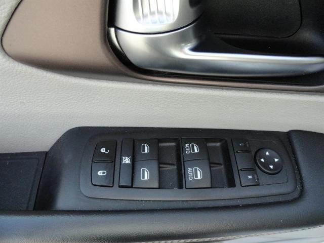2023 Chrysler Voyager - $23,999