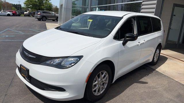 2024 Chrysler Voyager LX