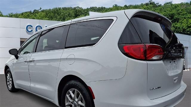 2024 Chrysler Voyager LX