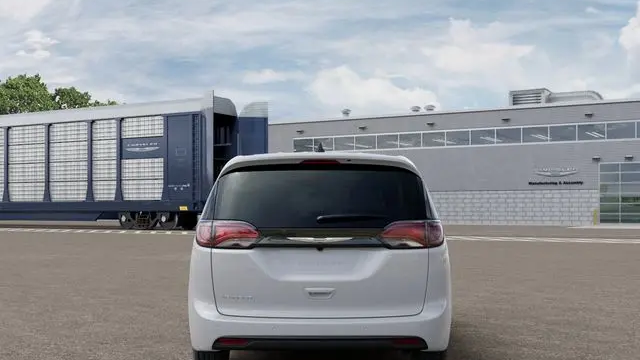 2026 Chrysler Voyager LX