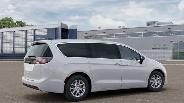 2026 Chrysler Voyager LX