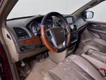2013 Town and Country Thumbnail 9