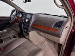 2013 Town and Country Thumbnail 19