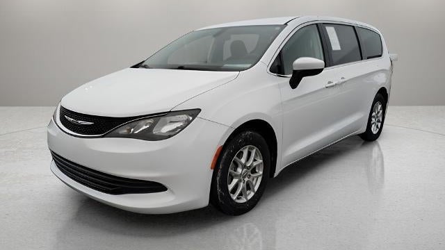 2020 Chrysler Voyager LX