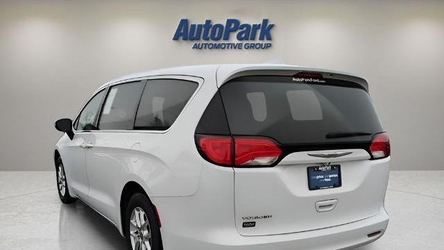 2020 Chrysler Voyager LX