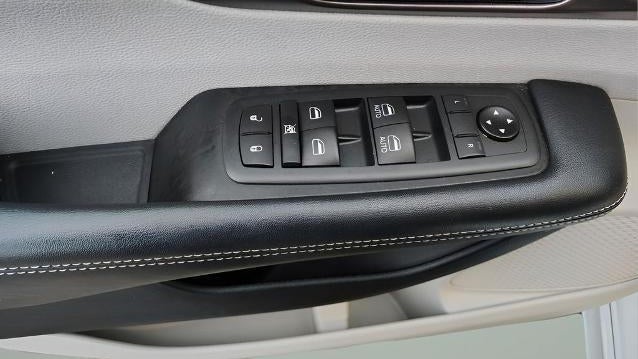 2020 Chrysler Voyager LX