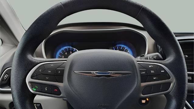 2020 Chrysler Voyager LX