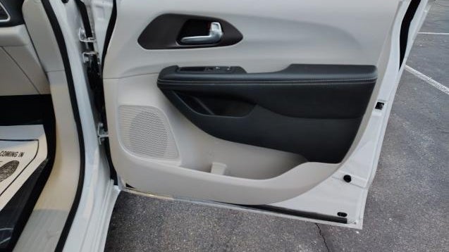 2020 Chrysler Voyager LX