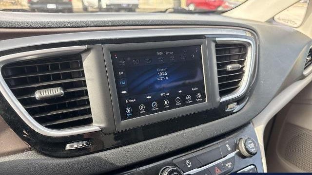 2021 Chrysler Voyager LX
