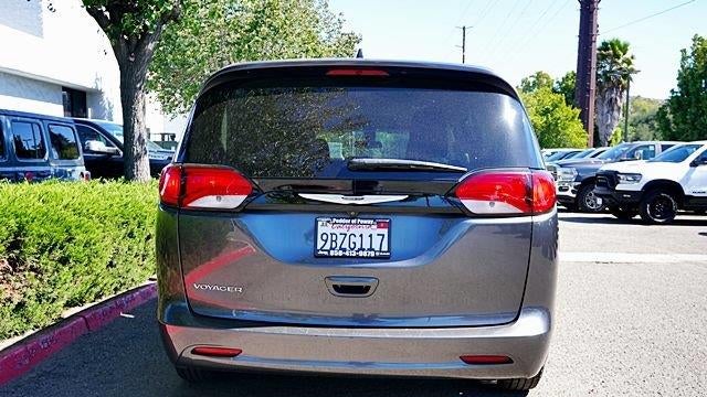 2022 Chrysler Voyager LX