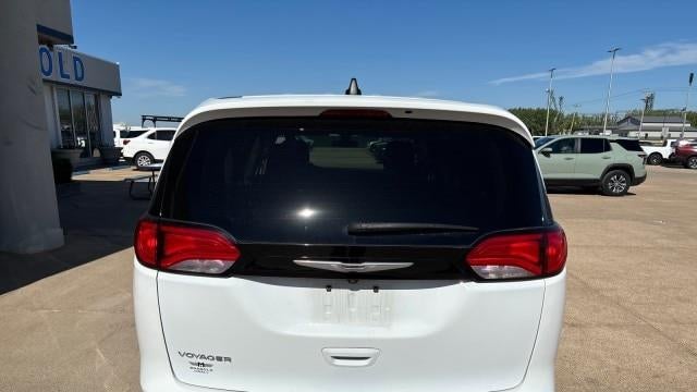 2022 Chrysler Voyager LX