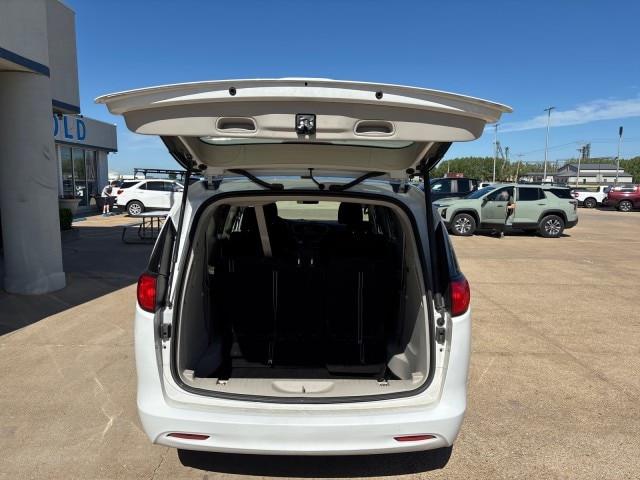 2022 Chrysler Voyager - $19,603
