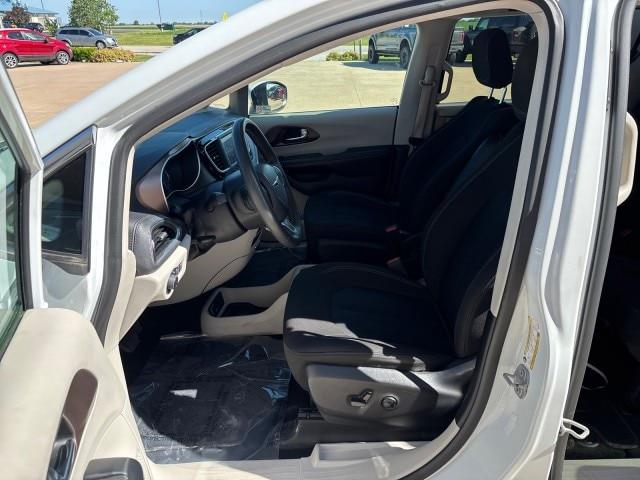 2022 Chrysler Voyager - $19,603