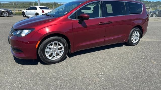 2022 Chrysler Voyager LX