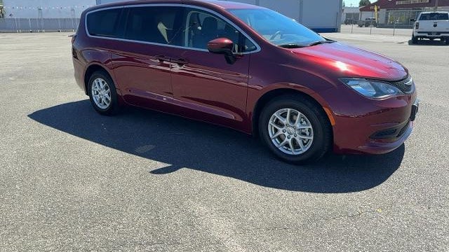 2022 Chrysler Voyager LX