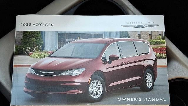 2023 Chrysler Voyager LX