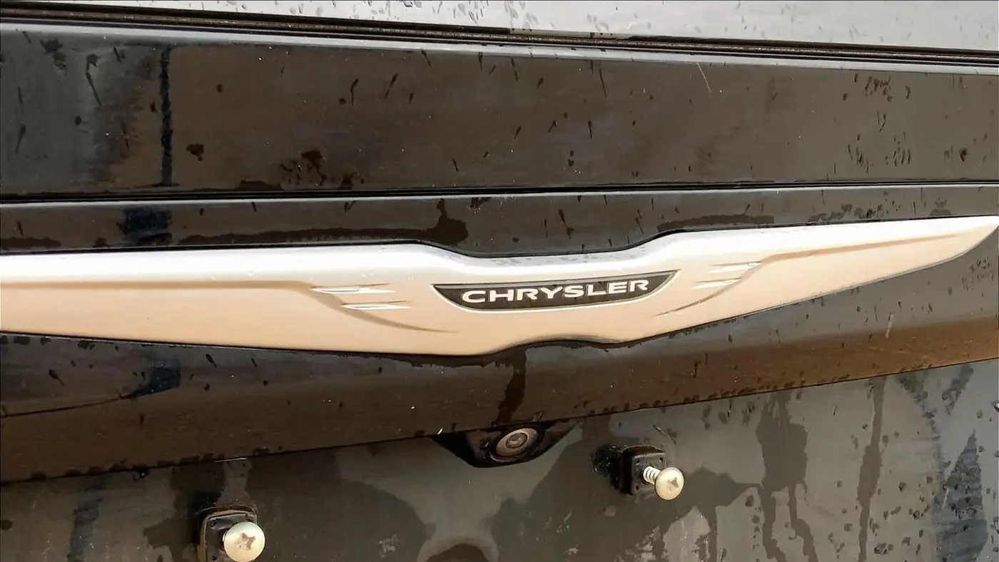 2023 Chrysler Voyager LX