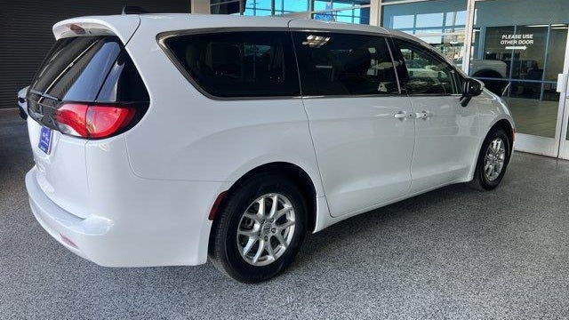 2023 Chrysler Voyager LX
