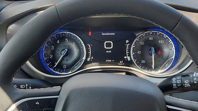 2025 Chrysler Voyager LX