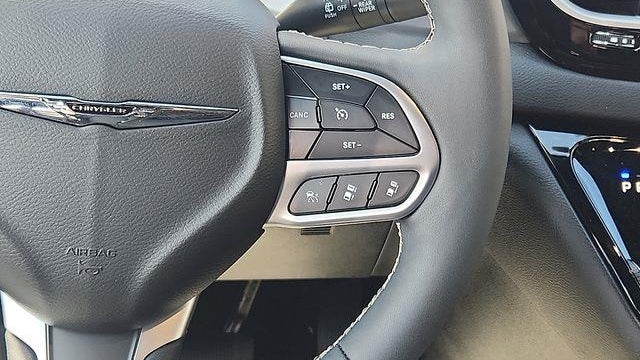 2025 Chrysler Voyager LX