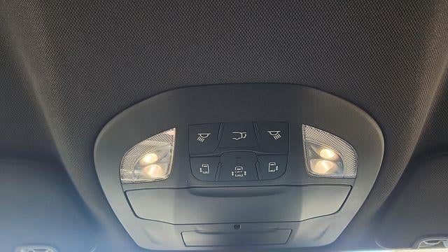 2025 Chrysler Voyager LX