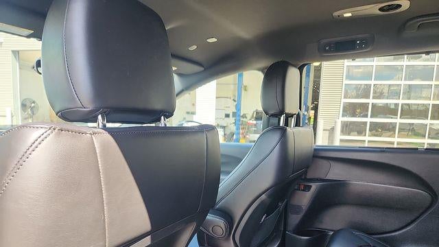 2025 Chrysler Voyager LX