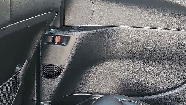 2025 Chrysler Voyager LX