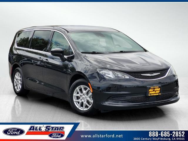2021 Chrysler Voyager