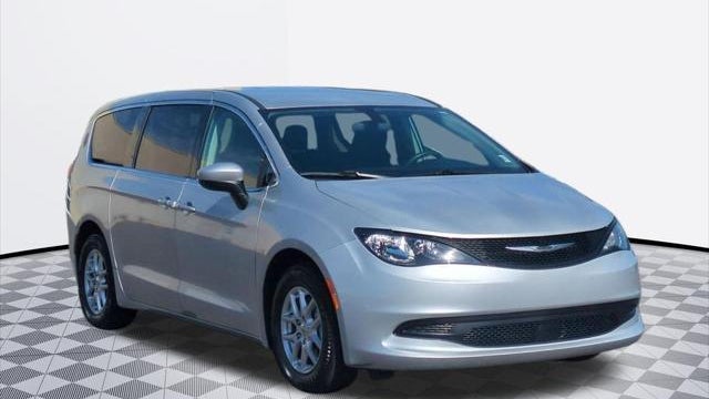 2022 Chrysler Voyager LX