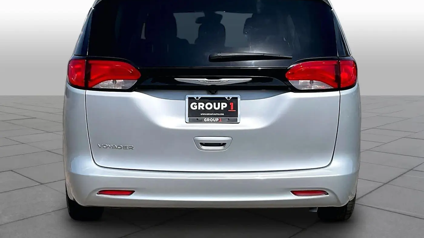 2023 Chrysler Voyager LX