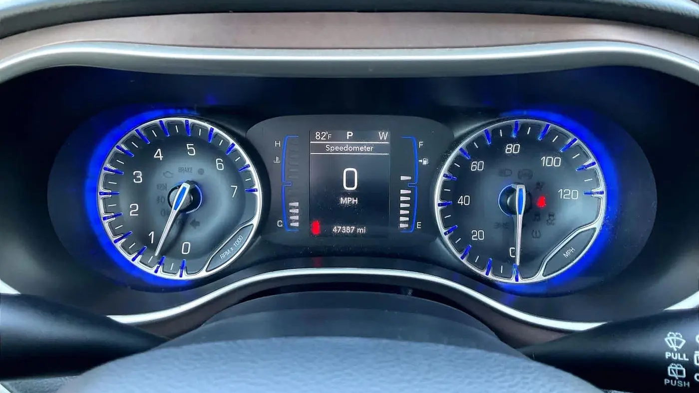 2023 Chrysler Voyager LX