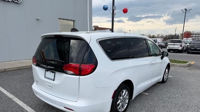 2023 Chrysler Voyager LX