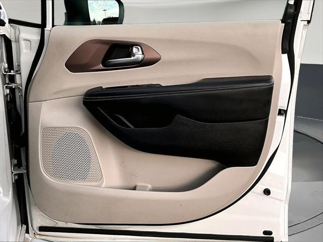 2023 Chrysler Voyager - $21,544