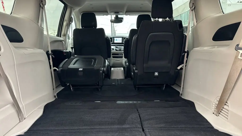 2024 Chrysler Voyager LX